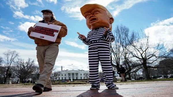 16 ولاية أمريكية تطعن بدستورية إعلان ترامب حالة الطوارئ
