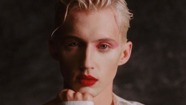 Troye Sivan released a teaser on Tuesday of his soon to be released collaboration with Ariana Grande (Troyesivan/ Instagram) 