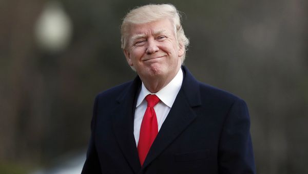 سناتورة أمريكية تقترح العودة إلى الدستور لإزاحة ترامب
