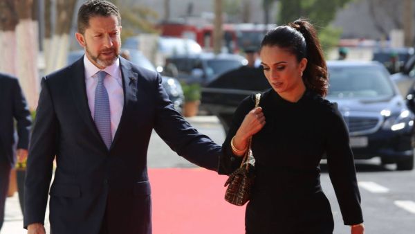 الأميرة رحمة مع زوجها علاء البطاينة