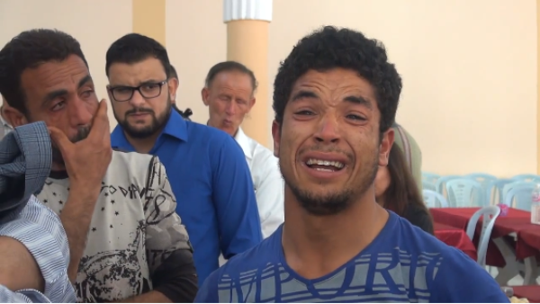 بدأ الشاب باتهام المستشفى والطبيب بسرقة كلية والدته 