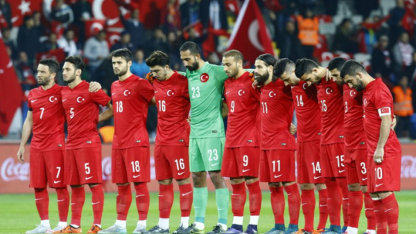 While many are suggesting that boos penetrating the minute of silence held for the Paris attack victims are a sign of Daesh support in the country, another suggestion might restore your faith in humanity. (Twitter)