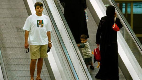 Muslim women in traditional Saudi dress at Central Market shopping mall in Dubai, United Arab Emirates. (Photo by Chris Hondros/Getty Images)