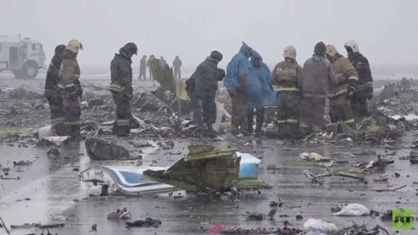  العثور على الصندوقين الأسودين لطائرة الركاب من طراز من طراز "بوينغ 737-800"