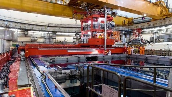  أول مفاعل ستطلقه الإمارات في موقع (براكة) بإمارة أبو ظبي