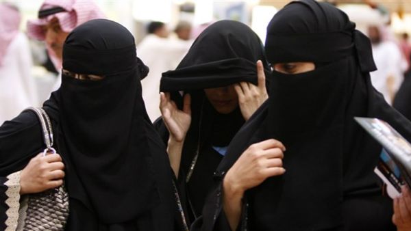 سعوديات مايبون إلا عيال ديرتهم!