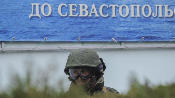 اوكرانيا تحذر روسيا من ان التدخل العسكري سيكون البداية للحرب
