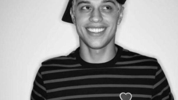 Pete is famous for being in the cast of Saturday Night Live (Source: arianagrande / Instagram) 