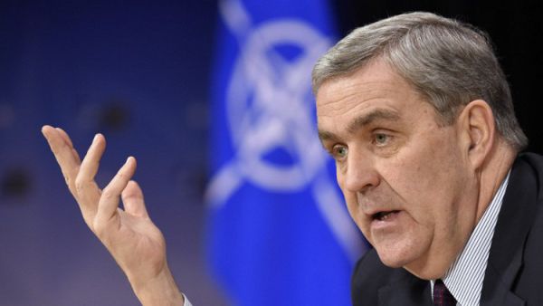 المندوب الأمريكي لدى حلف شمال الأطلسي دوغلاس ليوت