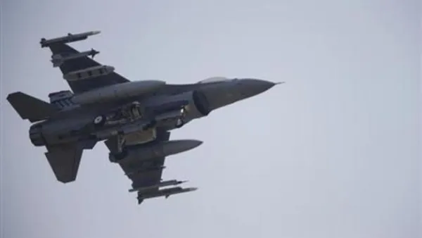 مقاتلة حربية من طراز F-16 