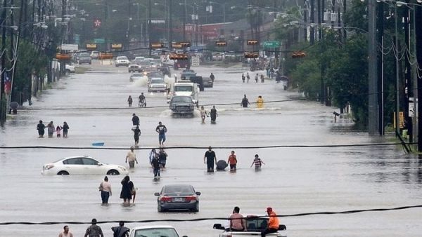 معظم الخسائر نجمت عن السيول التي اجتاحت منطقة هيوستون