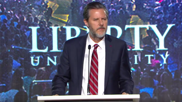 رئيس جامعة ليبيرتي الأميركية جيري فولويل