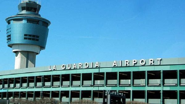 مطار لاجوارديا في نيويورك