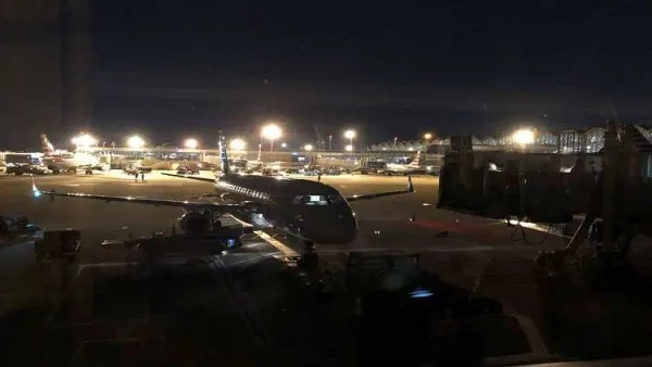 مطار "رونالد ريغان الوطني" في العاصمة الأمريكية واشنطن