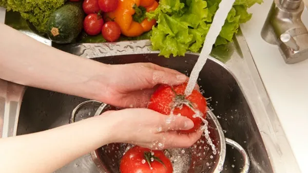 يجب تناول خمس حصص من الفواكه والخضار يوميا 