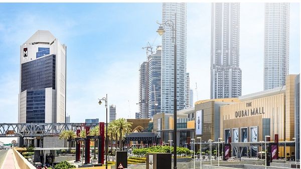 استمتع بتجربة إقامة مميزة لدى فندق "إم هوتيل داونتاون من ملينيوم" بموقعه الاستراتيجي المميز في قلب مدينة دبي.