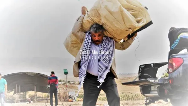 الوزير عساف في الخان الاحمر 