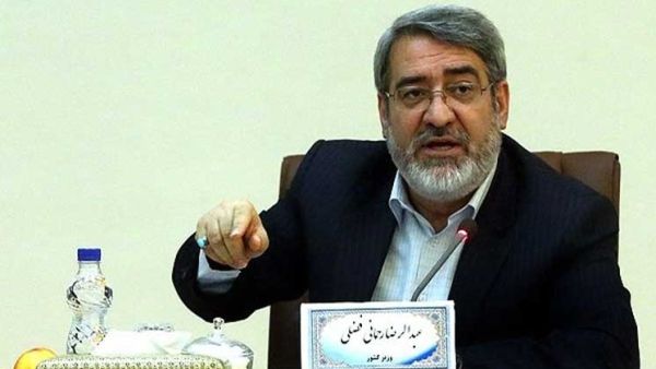 قتيلان بالرصاص خلال التظاهرات في إيران.. ووزير الداخلية يحذر 