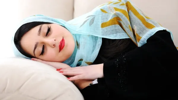 السهر لساعات متأخّرة من الليل يسبب اضطرابات في النوم