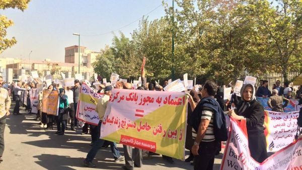  عناصر قوى الأمن الداخلي انهالت  على المتظاهرين بالضرب المبرح