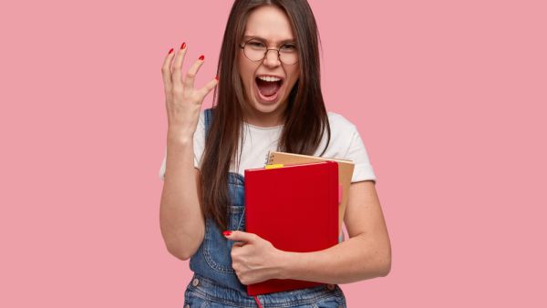 العلاج النفسي، القلق والتوتر يؤثر على هرمونات المرأة العلاج النفسي، القلق والتوتر يؤثر على هرمونات المرأة