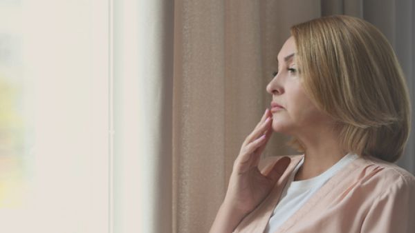 يؤثر إنقطاع الطمث في تقلبات في المزاج 
 يؤثر إنقطاع الطمث في تقلبات في المزاج