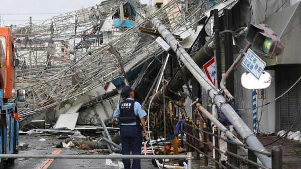 9 قتلى وأضرار جسيمة في أقوى إعصار يضرب اليابان منذ ربع قرن 