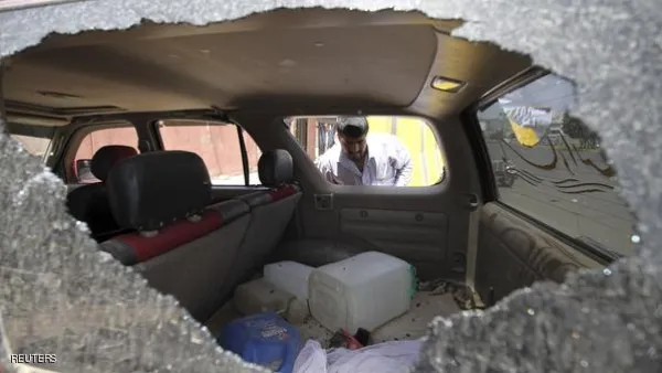 قتل 30 مدنيا بقرية يمنية في هجوم لطائرات هليكوبتر