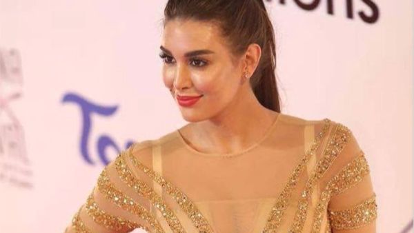 الفنانة المصرية الشابة ياسمين صبري