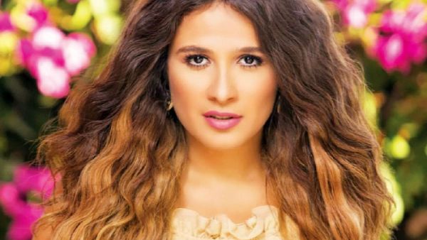 ياسمين عبد العزيز