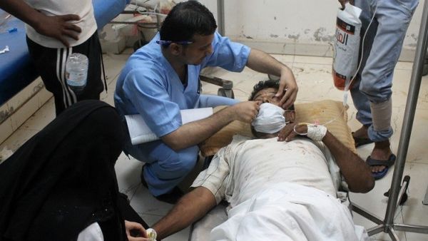 السعودية أعلنت  أنها ستوقف قصف بعض المناطق في اليمن للسماح بإيصال المساعدات الإنسانية