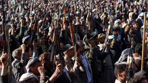 Yemeni supporters of Shiite Huthi rebels demonstrate to support the new government, that they formed, on December 6, 2016 in the capital Sanaa. (AFP/Abdel Rahman Abdallah)