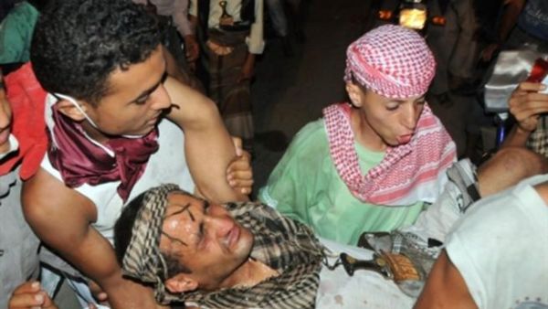 أحد ضحايا إعتداءات القوات اليمنية على المتظاهرين في تعز
