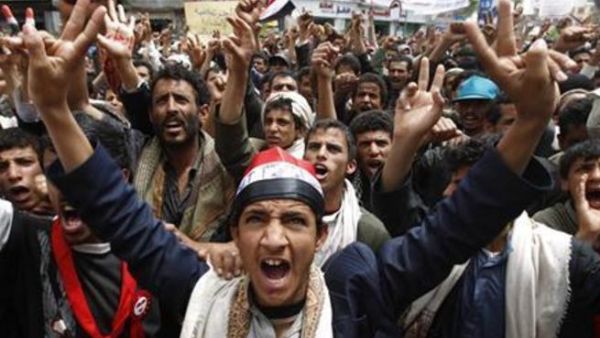 متظاهرون مناهضون للحكومة في صنعاء