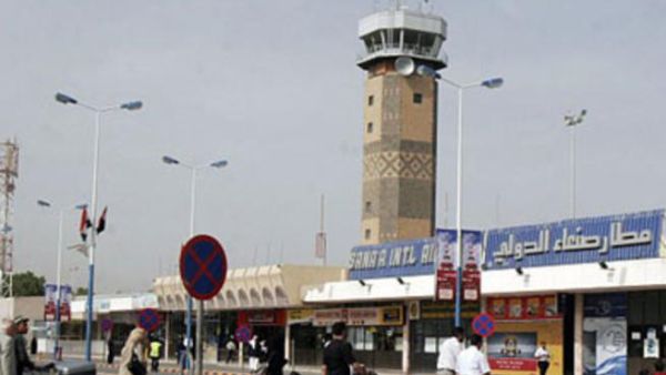 أكد مسؤولون بمطارات صنعاء وعدن والمكلا الاغلاق