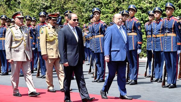 أكد الرئيس المصري، عبد الفتاح السيسي، رفض مصر القاطع لتحول اليمن إلى موطئ قدم لقوى غير عربية.

