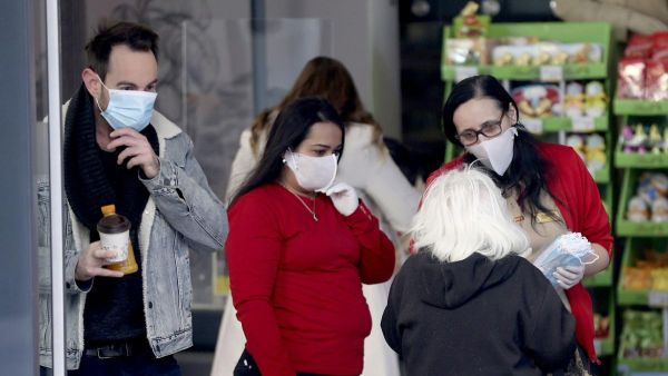 أصدر سلطان عمان هيثم بن طارق آل سعيد عفوا عن نحو 600 سجين 