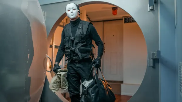 World's 10 Biggest Bank Robberies of All Time!