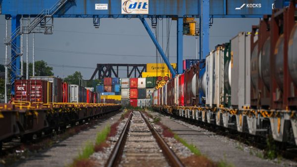 German industry output plunges in June