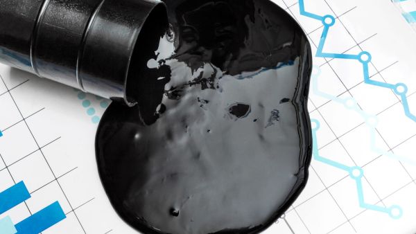 EIA forecasts oil prices to rise well into 2024