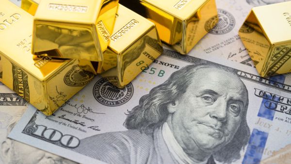 Gold up on weaker dollar, softer yields
