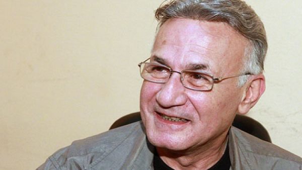 الفنان الراحل عزت أبو عوف