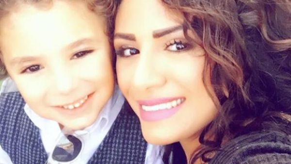 الفنانة الراحلة غنوة برفقة ابنها ياسين