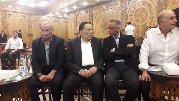 نجوم الفن في عزاء الراحل عزت أبو عوف