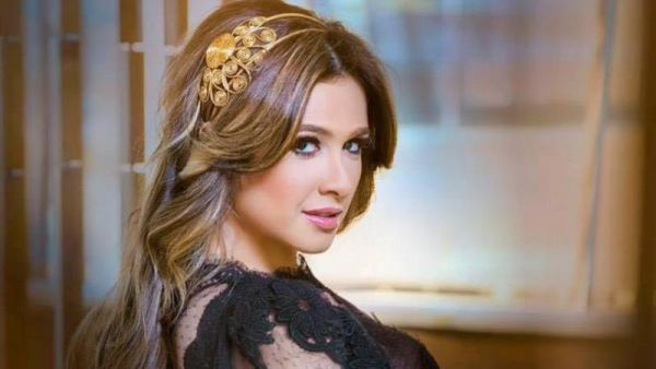 ياسمين عبد العزيز