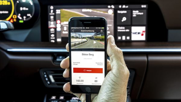 ميزة جديدة لمالكي سيارتي بورشه ‎‎911‎ و ‎‎718‎ بدون تكاليف إضافية: تطبيق ‎Porsche Track Precision‎ لتسجيل بيانات القيادة على المضمار متوفر الآن مع المزيد من الوظائف