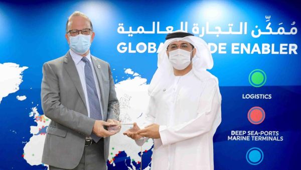 موانئ دبي العالمية تعزز شراكتها مع اليونيسف 