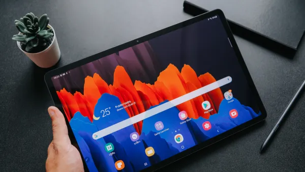 Egypt Inks Contract with Samsung to Localize Tablets Industry