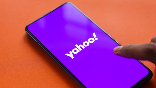 Say Goodbye to Yahoo Mobile Service!