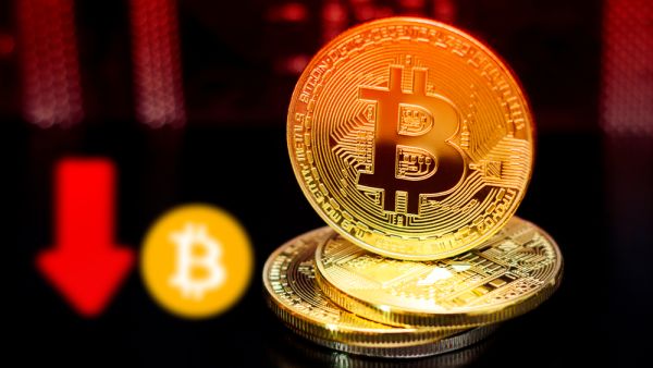 Bitcoin Plummets 7.7 Percent As Turkey Bans Crypto Payments